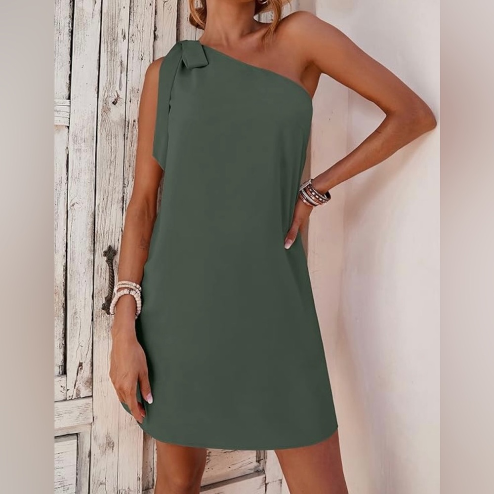 NWT; one shoulder dress in blush - Picture 2 of 3
